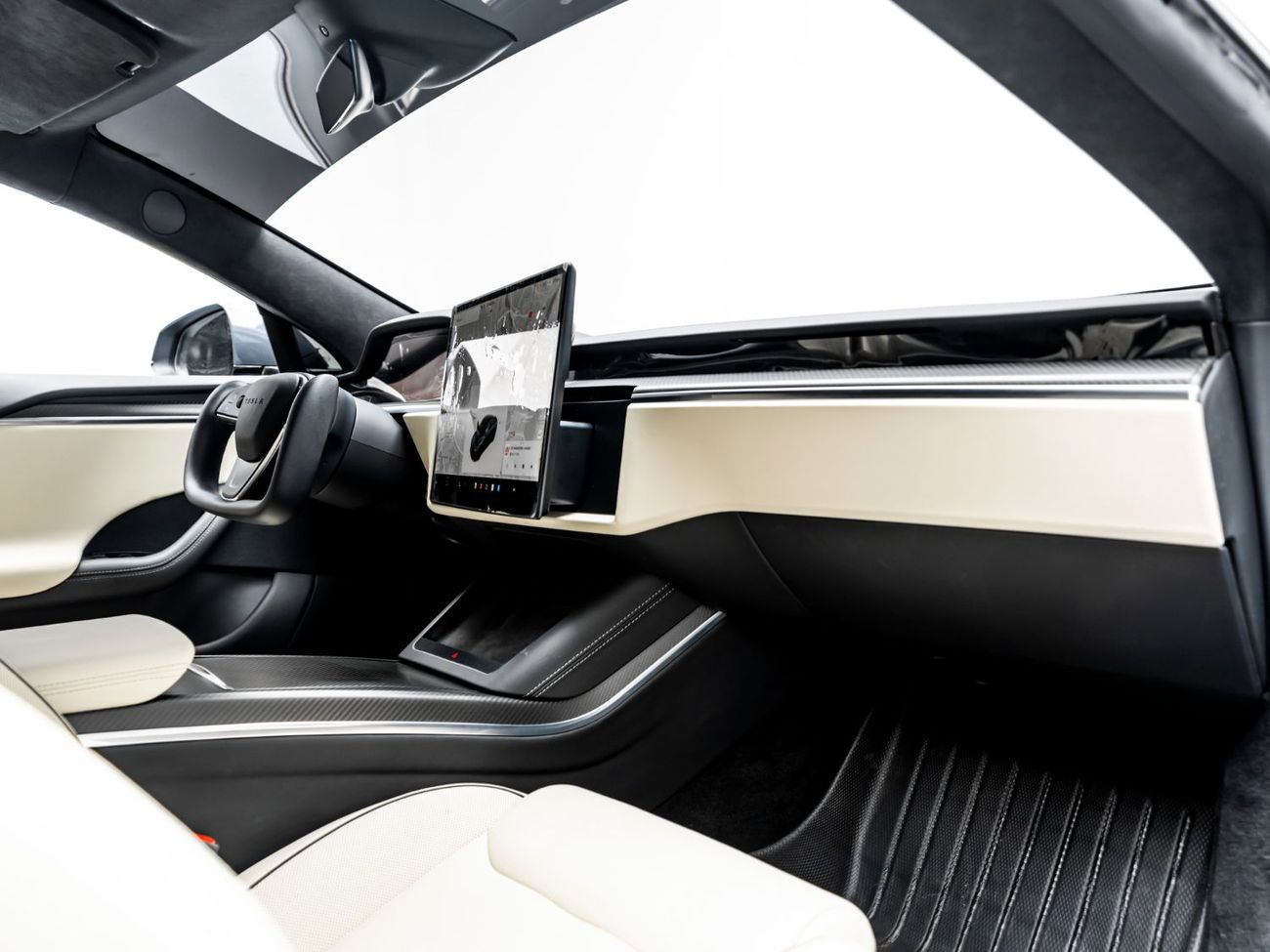 Tesla Model S Plaid (AWD) 2023 Tesla Model S Plaid, 2027 Tesla Warranty, Tesla Battery Warranty, Low KMs, GCC