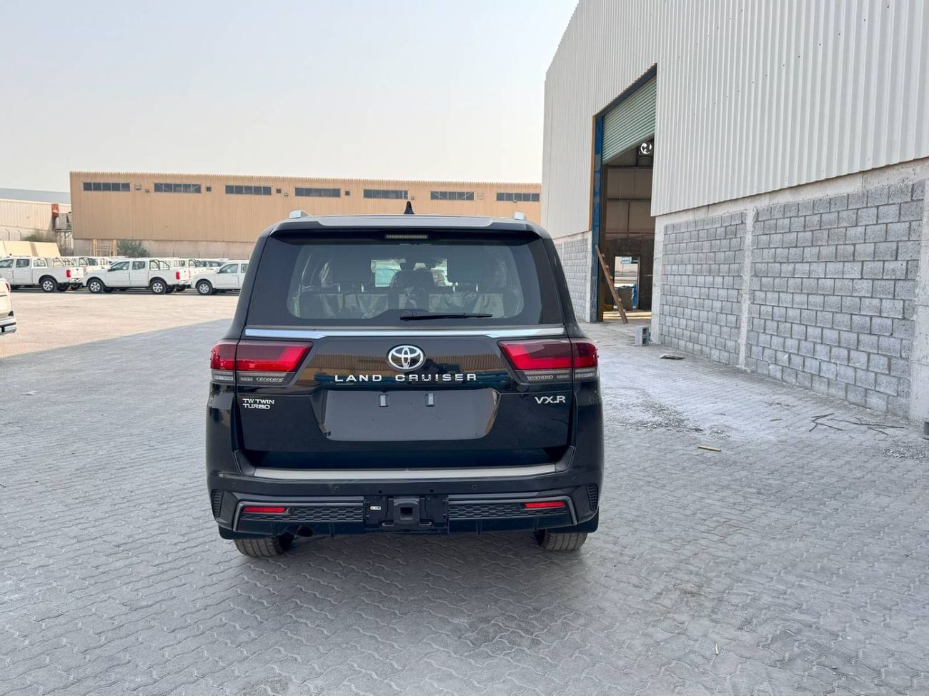 تويوتا لاند كروزر VX 3.3L