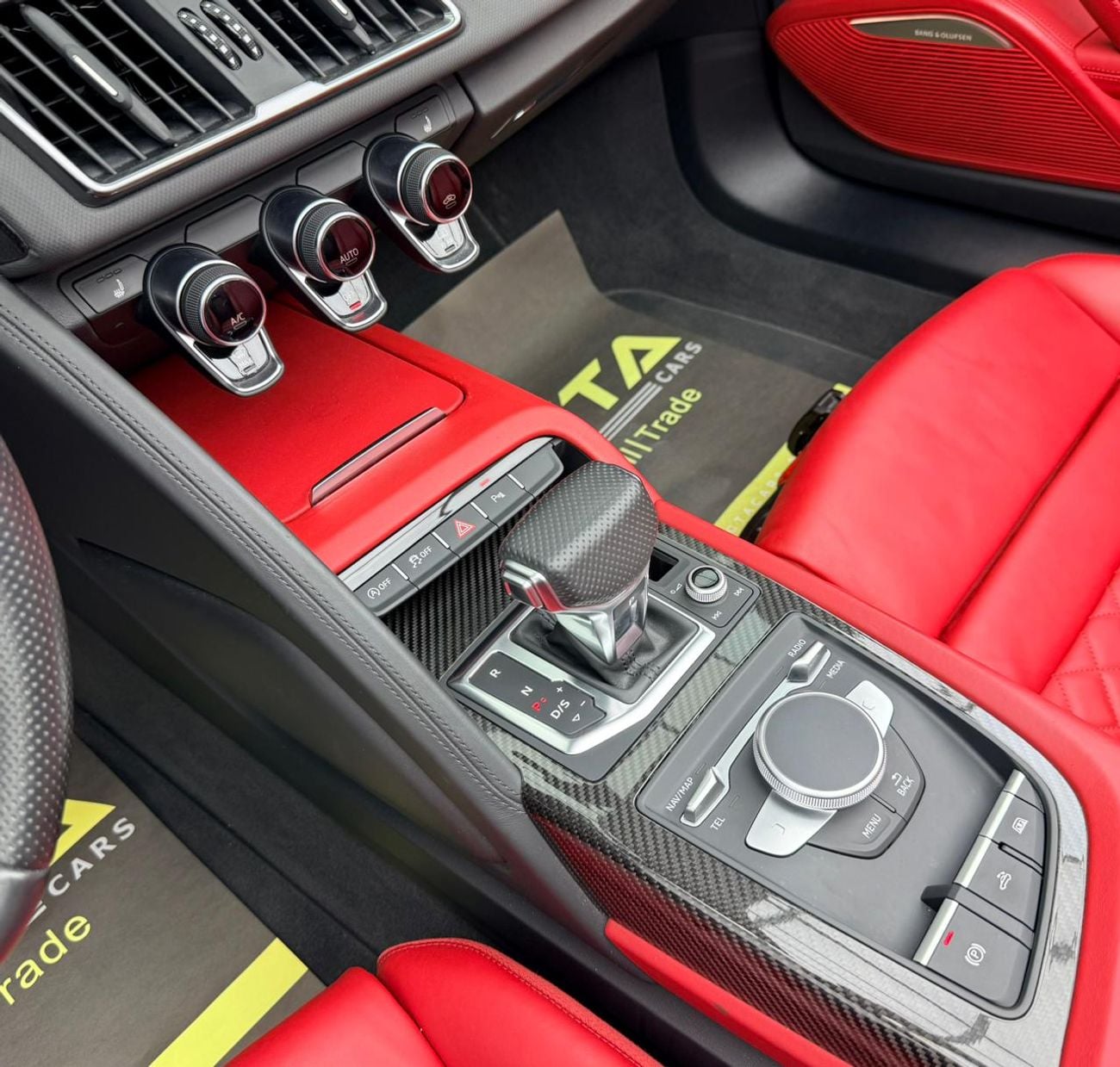 Audi R8 Spyder STD 2017 Audi R8 Spyder V10 + Package, Full Audi Service History, Full PPF, GCC