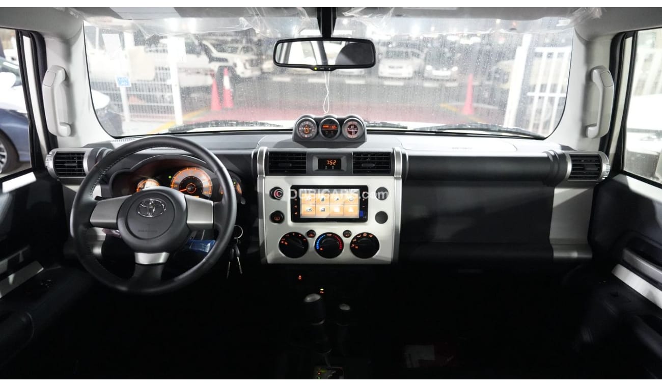 تويوتا إف جي كروزر 2023 TOYOTA FJ CRUISER  4.0L V6- PETROL WITH CRAWL SYSTEM, 4WD ,CRUISE CONTROL, SCREEN,  COMPRESSOR