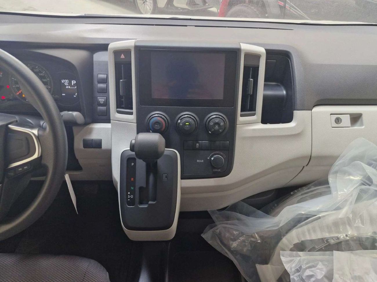 Toyota Hiace HIGH-ROOF, 3.5L V6, 24-VALVE DOHC, VVT-AT 2026 MODEL