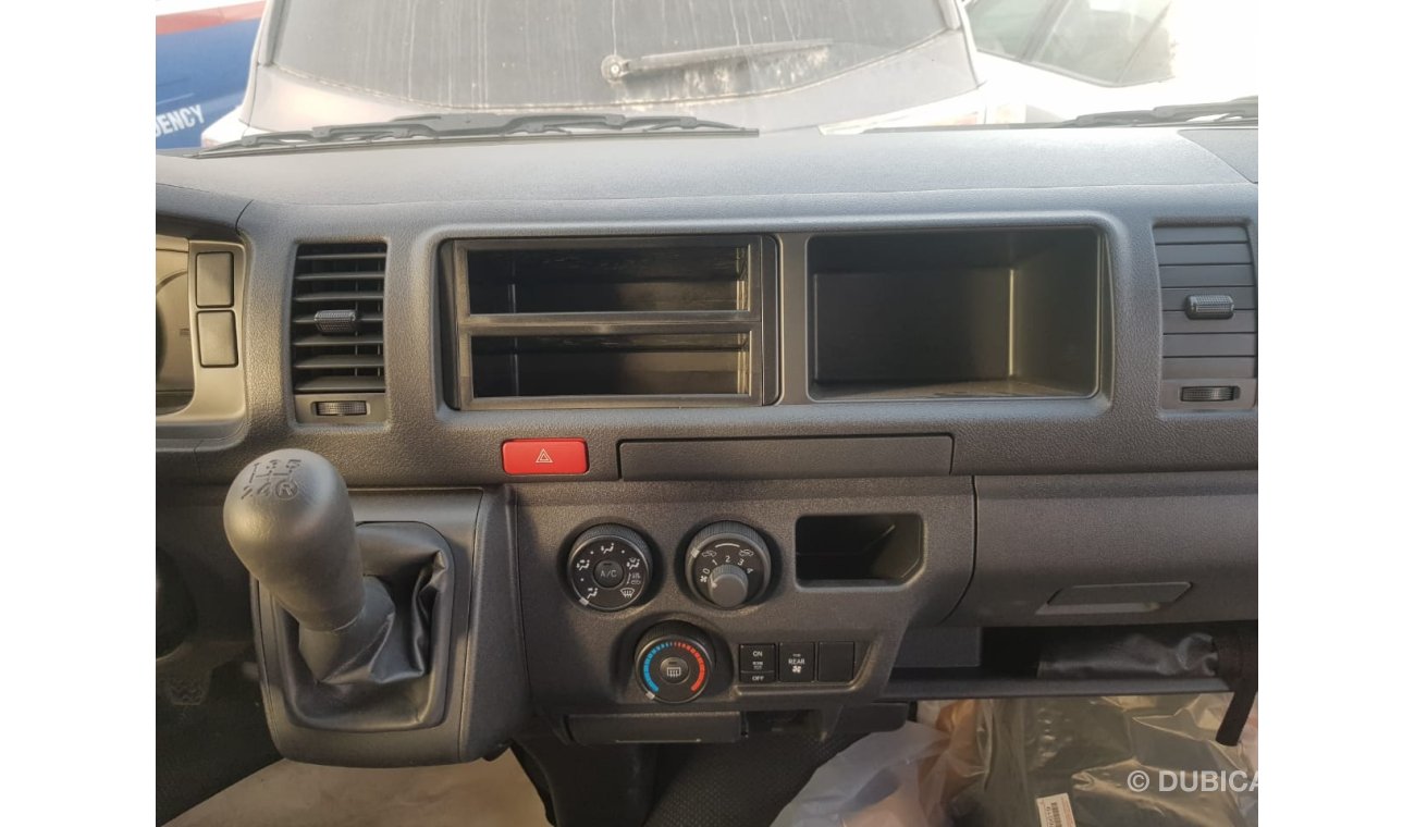 Toyota Hiace 15 seats