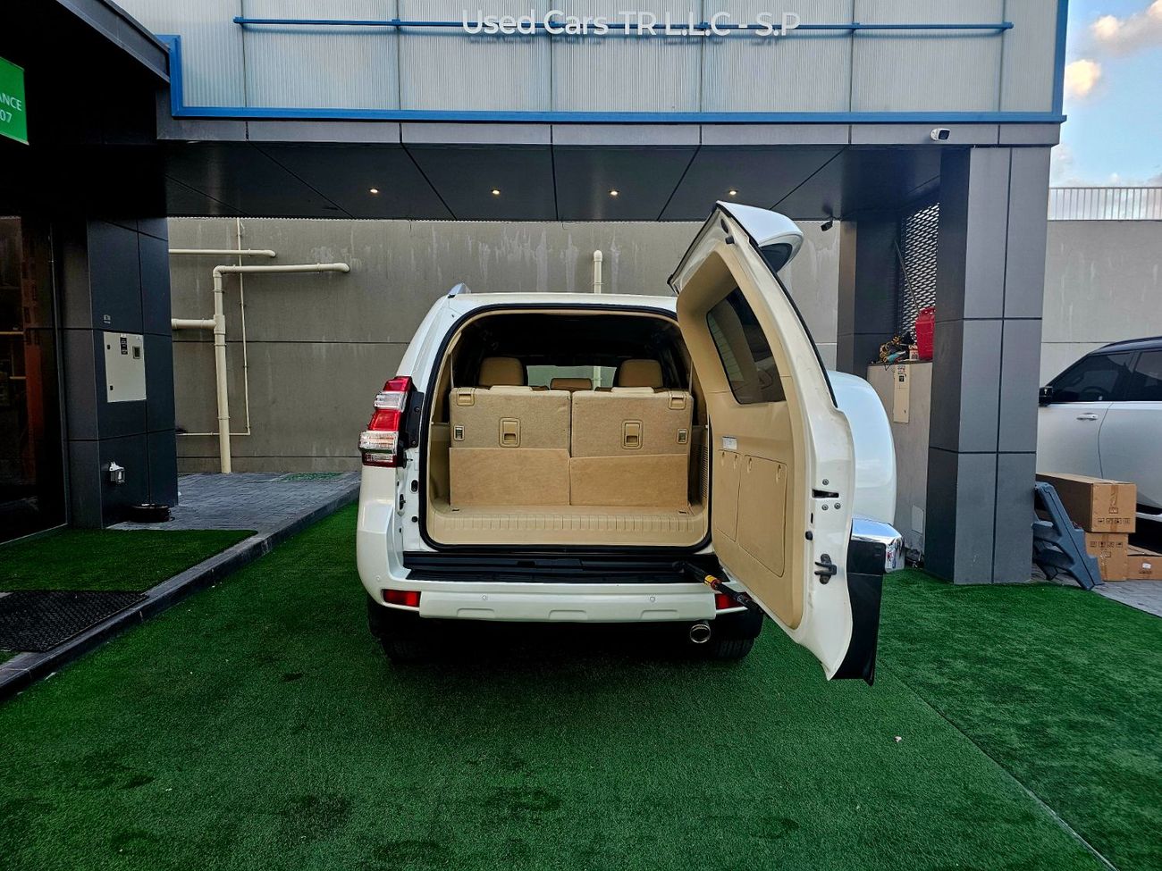 تويوتا برادو GXR/ SUNROOF/ ELECTRIC LEATHER SEATS/ FULL OPT/ V6 4.0 4WD/ LOW MILEAGE