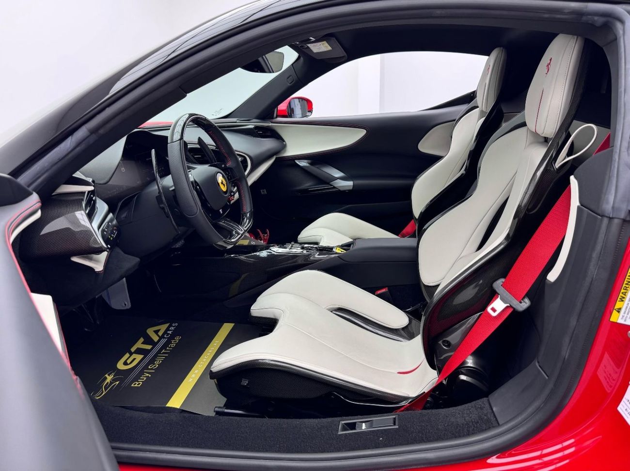 فيراري SF90 ستراديل 2023 Ferrari SF90 Stradale, 2026 Ferrari Warranty, 2030 Ferrari Service Pack, Very Low Kms, GCC