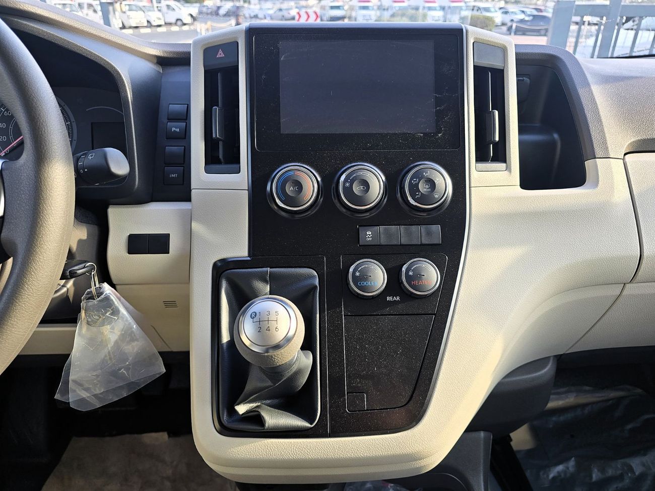 تويوتا هاياس Commuter GL  2.8L M/T Diesel 2026 Model