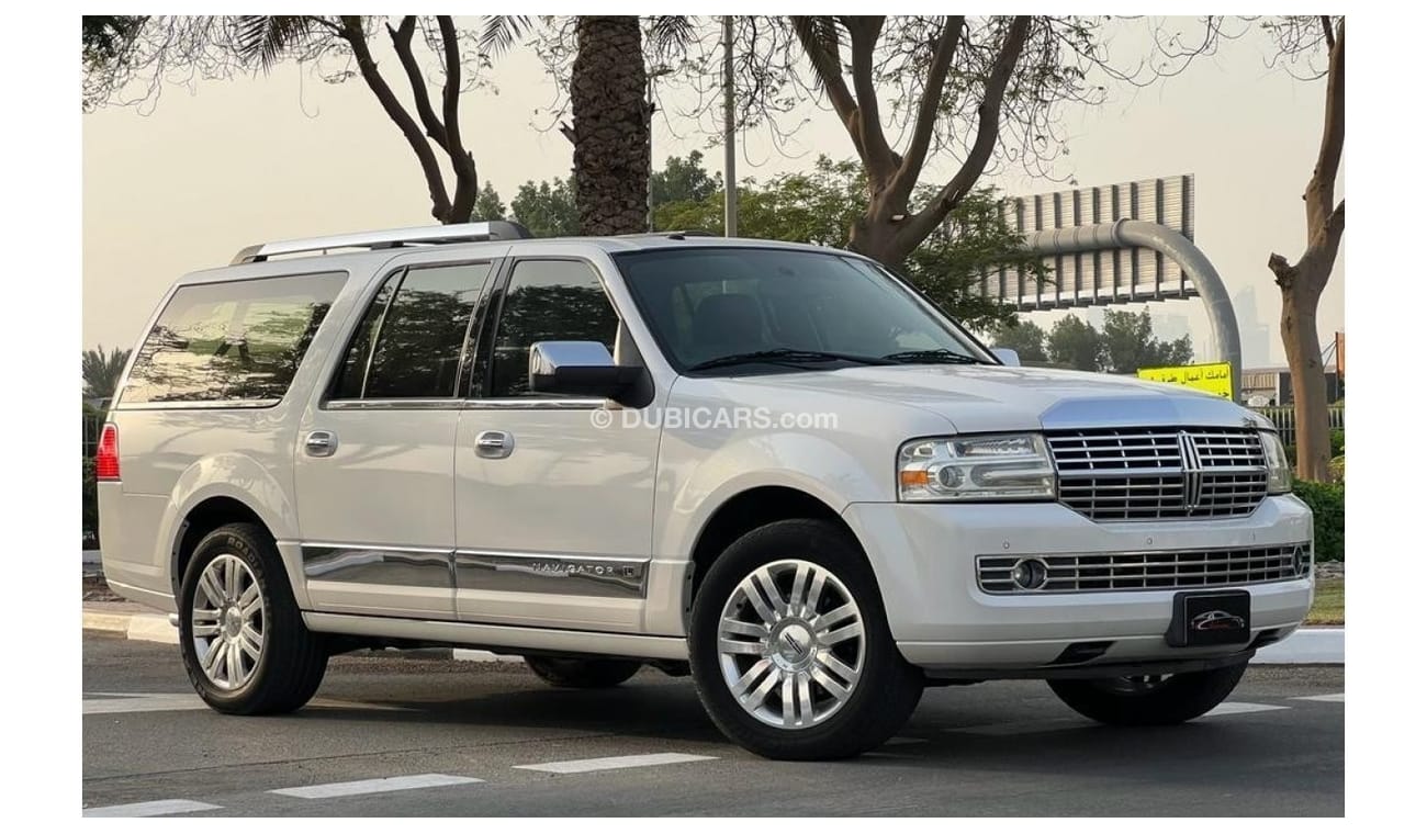 Lincoln Navigator LINCOLN NAVIGATOR GCC 2013 5.4L V8 FULL OPTION IN PERFECT CONDITION