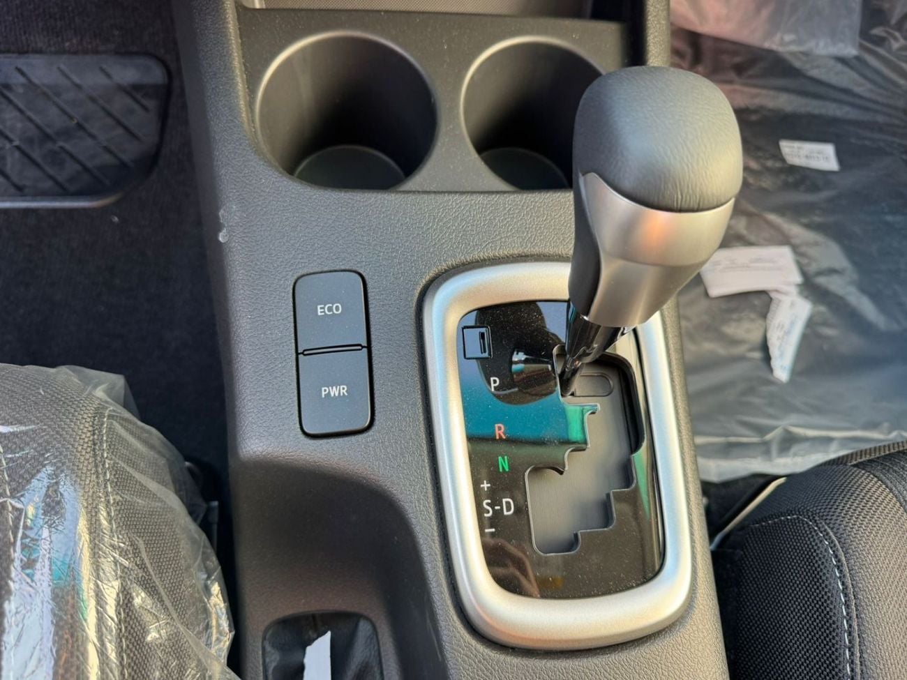 تويوتا هيلوكس GLX TOYOTA HILUX 2.4L DIESEL A/T MY 2026