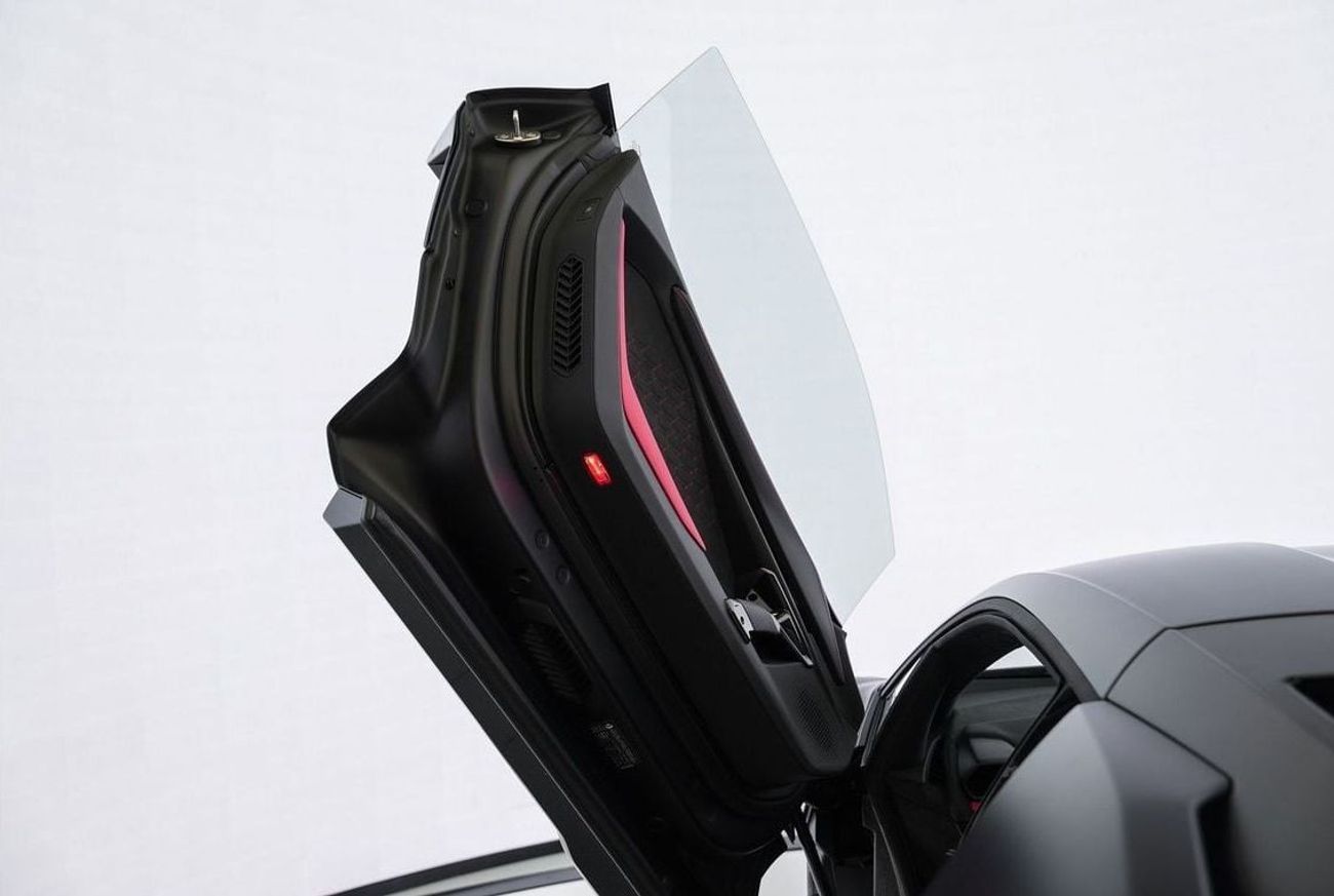 لامبورغيني ريفويلتو 6.5L V12 Hybrid