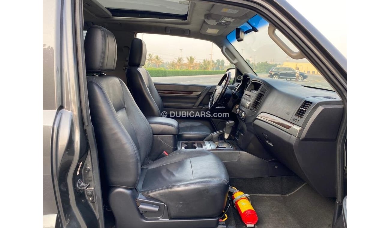 Mitsubishi Pajero Mitsubishi Pajero GLS 2011 V6 3.8L Full Option - Perfect Condition