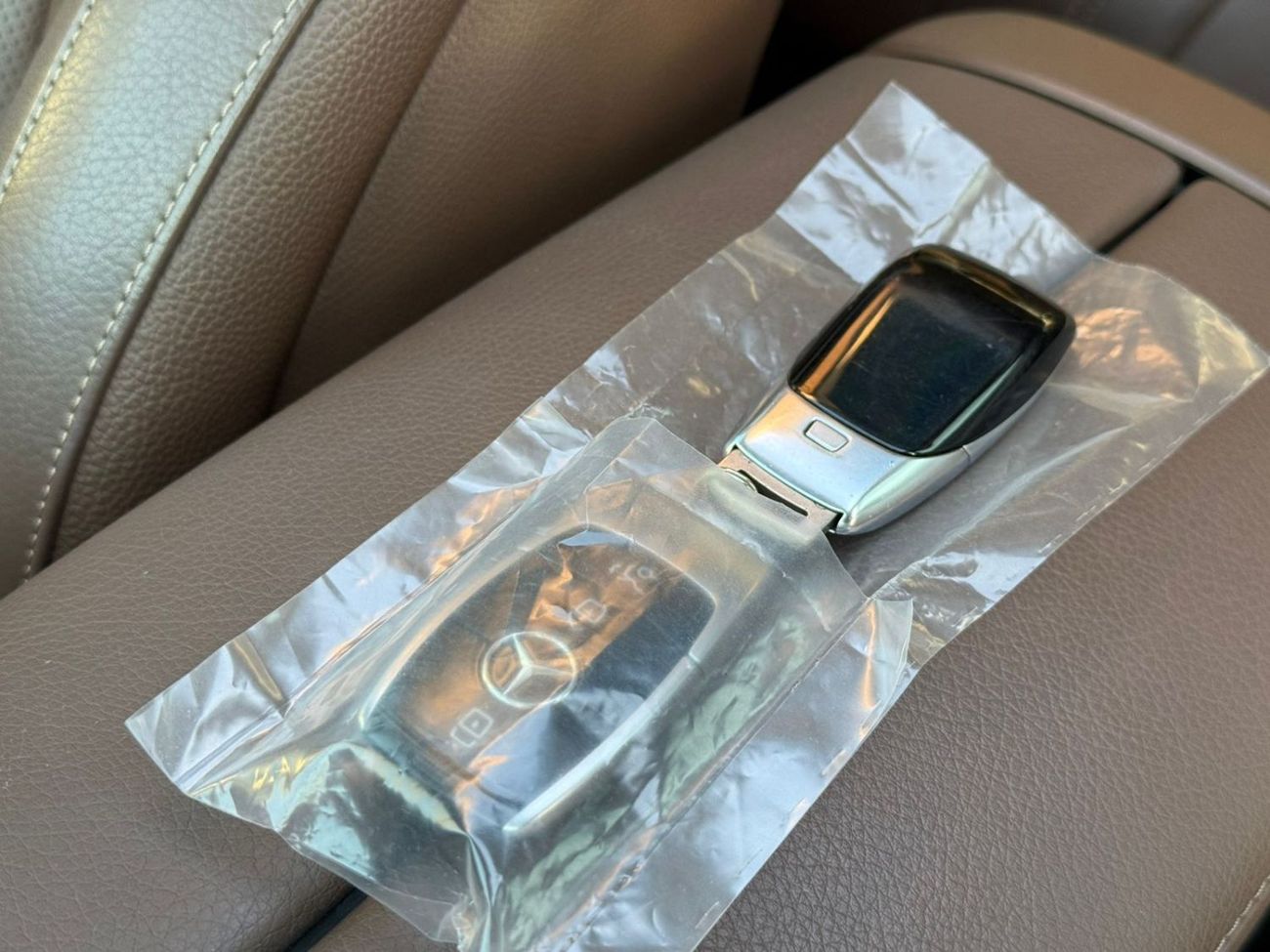 Mercedes-Benz E300 Premium 2.0L