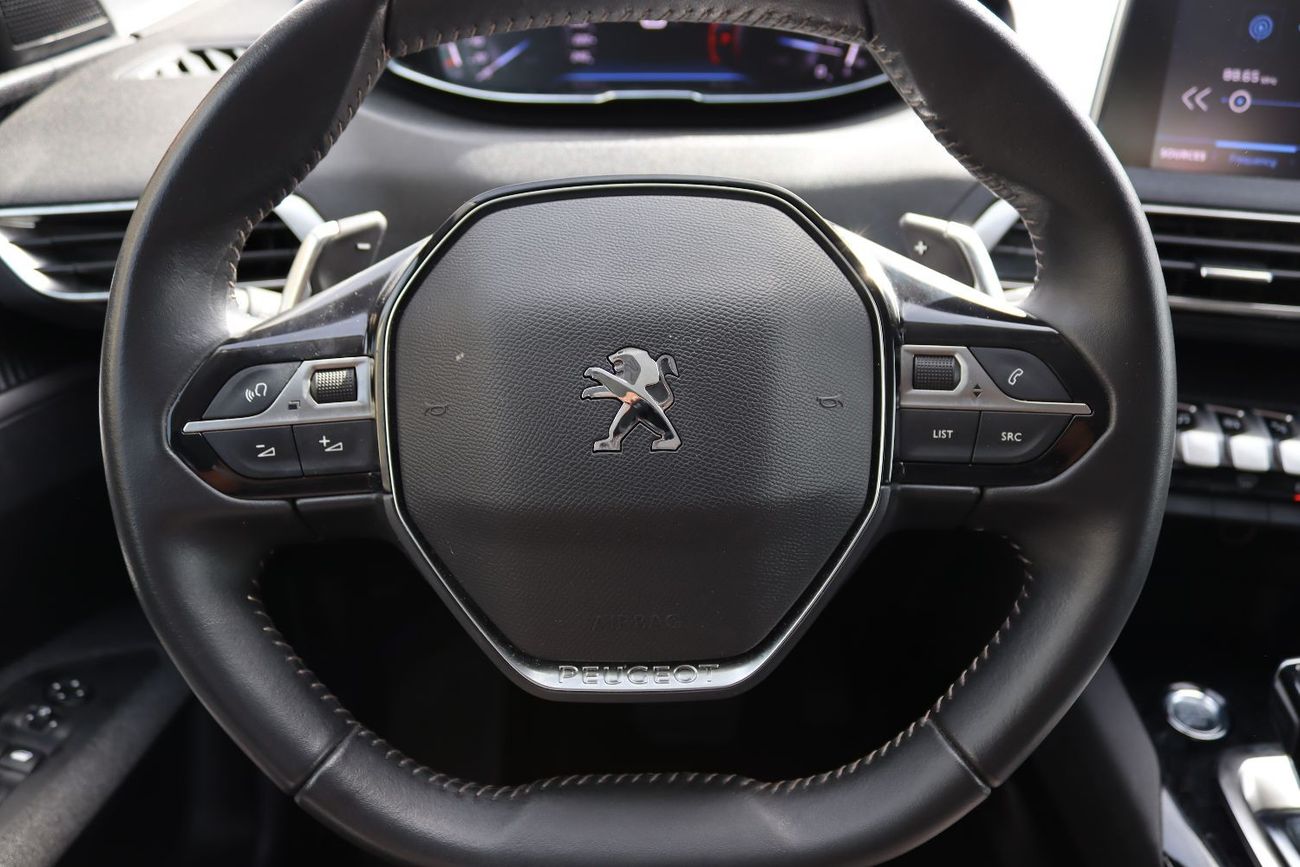 Peugeot 3008 Active+ ACCIDENTS FREE - GCC - PERFECT CONDITION INSIDE OUT - ORIGINAL PAINT - ENGINE 1600 CC TURBO