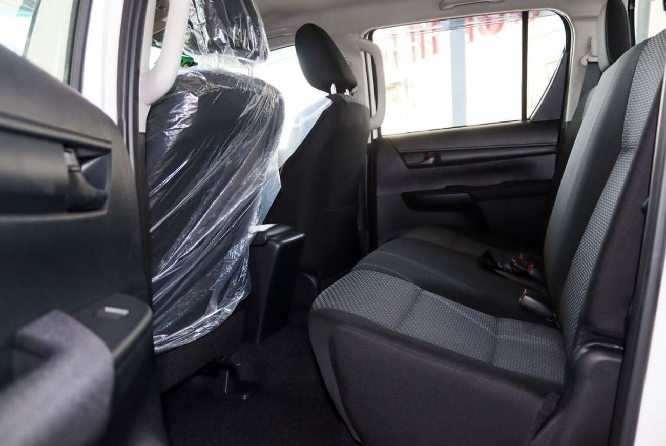 Toyota Hilux 2025 HILUX 2.4 DIESEL 4X4 AUTOMATIC PWR WINDOWS **التصدير فقط خارج الخليج**EXPORT ONLY**