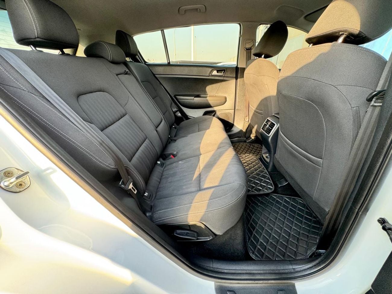 Kia Sportage EX 880X36 /-Monthly l GCC l 2.0 l Cruise, Camera, GPS l Accident Free