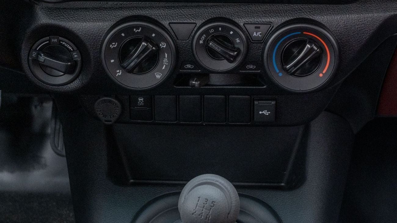 تويوتا هيلوكس GL TOYOTA HILUX SCAB 4X4 4CYL 2.7 -2026YM