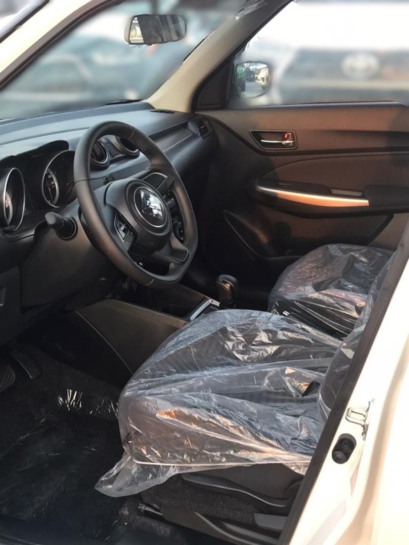 Suzuki Swift Suzuki Swift 1.2 engine white color interior black