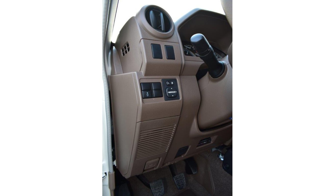 تويوتا لاند كروزر هارد توب 76 Hardtop LX V8 4.5L Turbo Diesel 4wd 6 Seat Manual Transmission