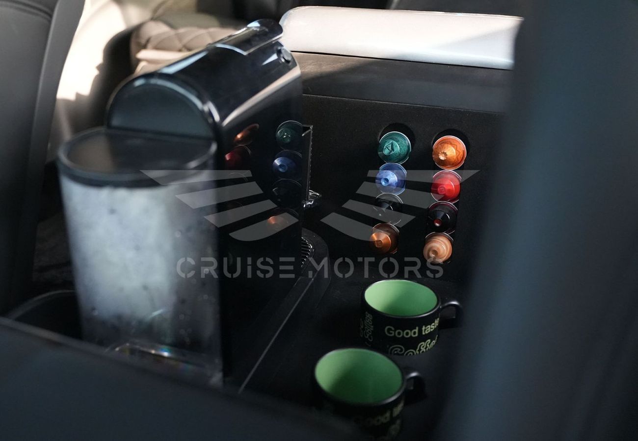 تويوتا لاند كروزر LC300 VIP XTREME EDITION 3.5 Petrol AT MY2025 – BLACK