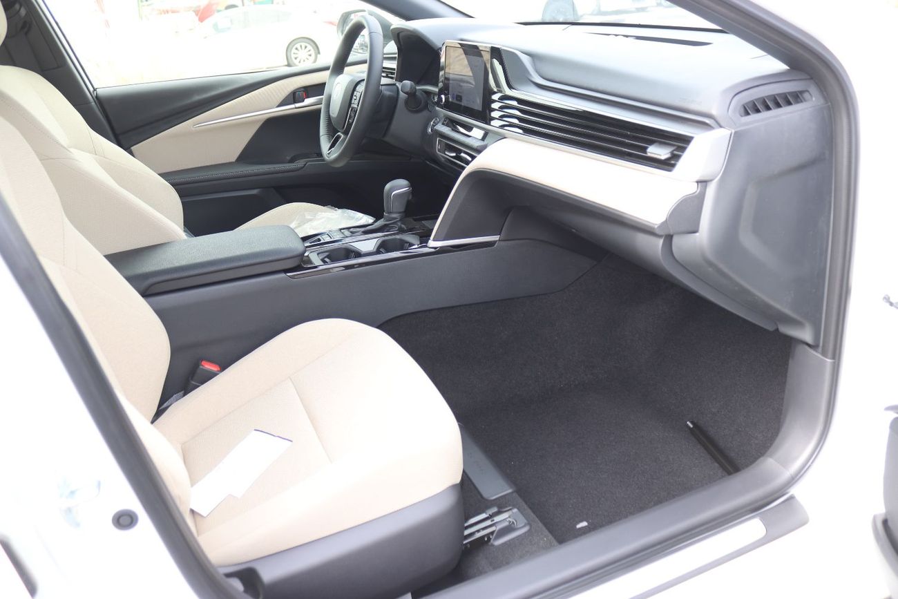 Toyota Camry 2.5LE, KEYLESS ENTRY,PUSH START, PANORAMIC ROOF, ALLOY WHEELS, MODEL 2026