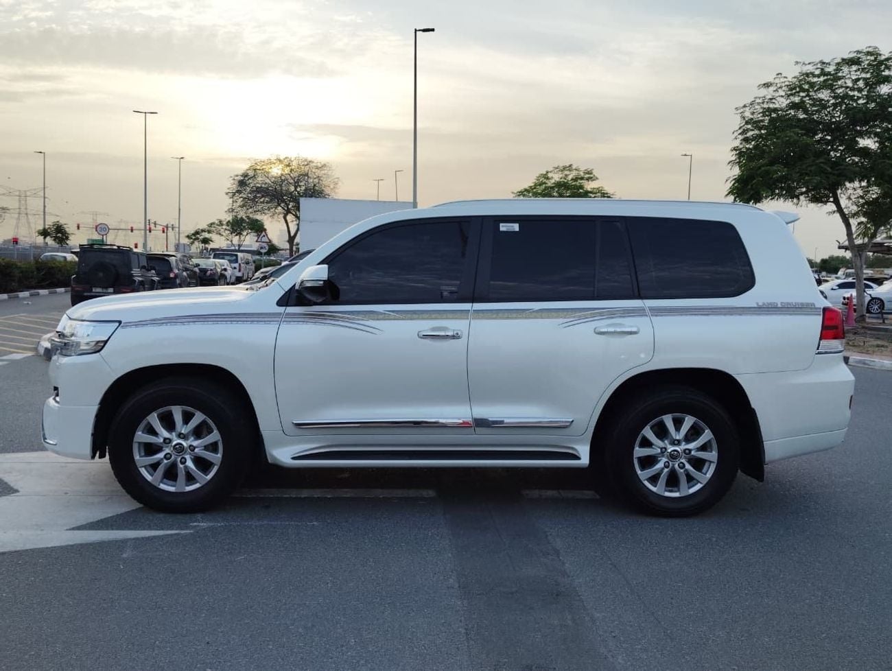 تويوتا لاند كروزر GXR 4.6L