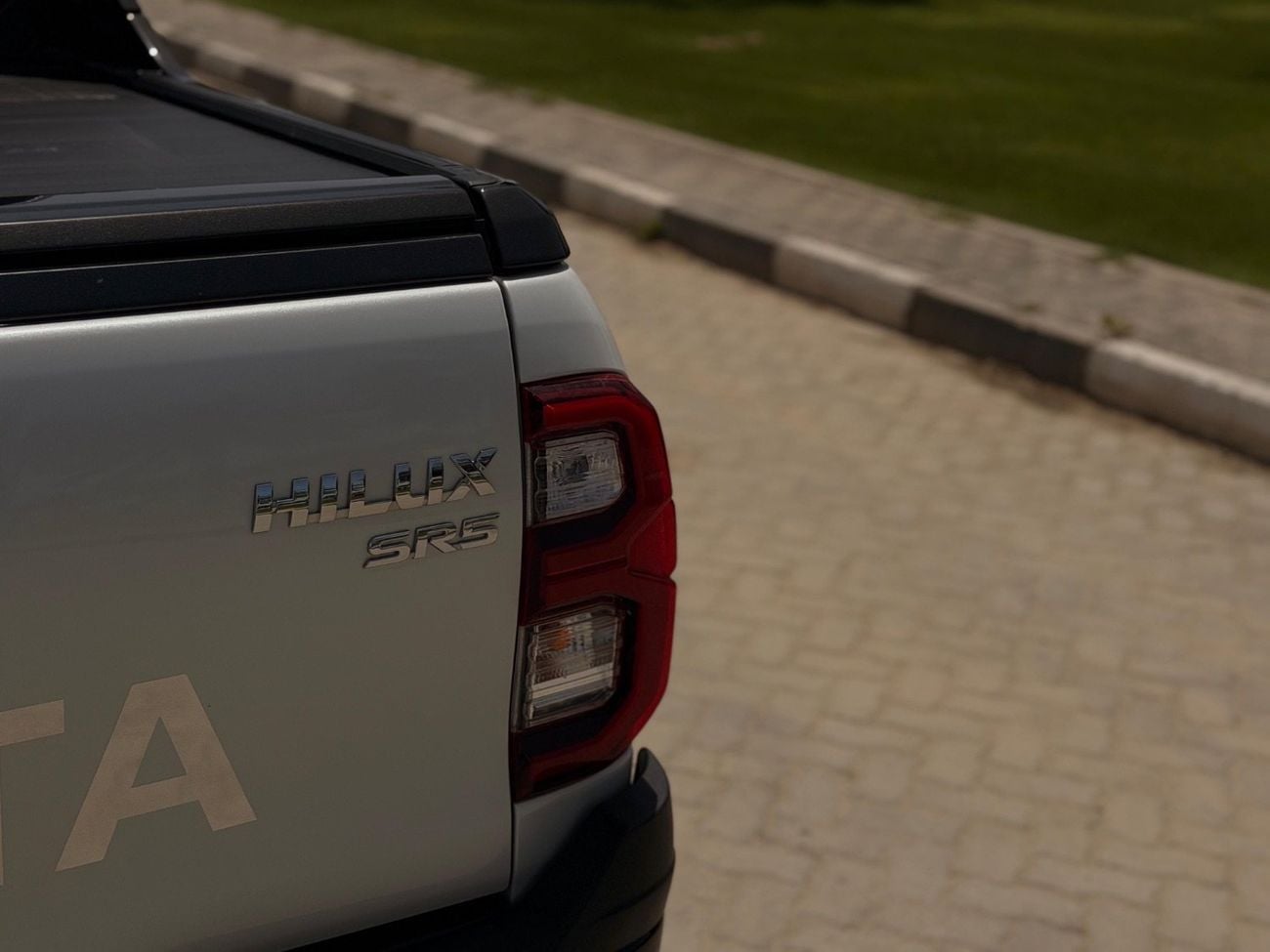 Toyota Hilux SGLX SR5 export from Australia