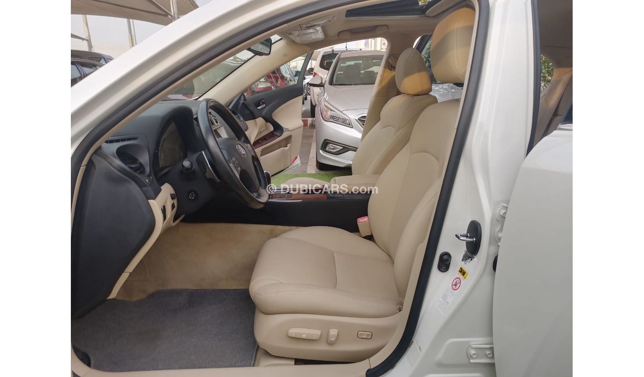 Lexus IS300 Gulf model 2007, white, beige interior, number one, imprint, leather hatch, cruise control, in excel