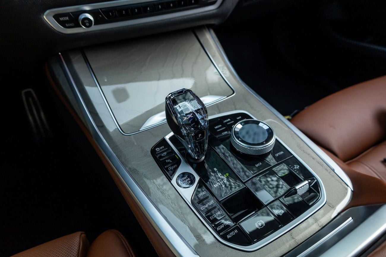 BMW X7 M50i BMW X7 Xdrive M-Sport (LOW MILEAGE) 2022 GCC | Warranty