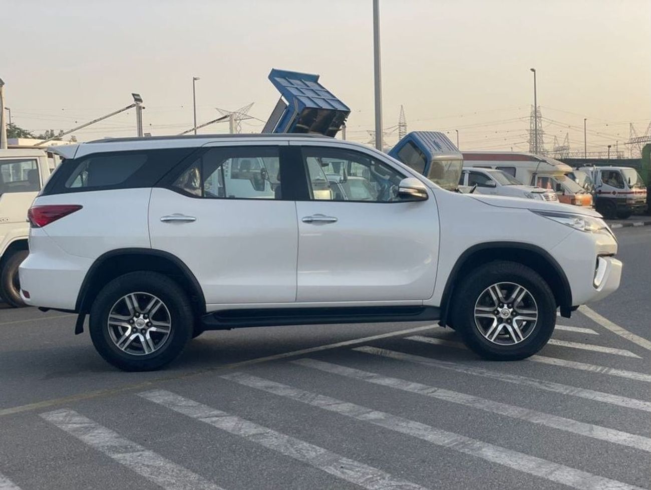 Toyota Fortuner 2017 Toyota Fortuner GX.R+ 4.0L V6 - Push Start With Gear shifter - 4x4 AWD - 7 Leather Seats - Rear