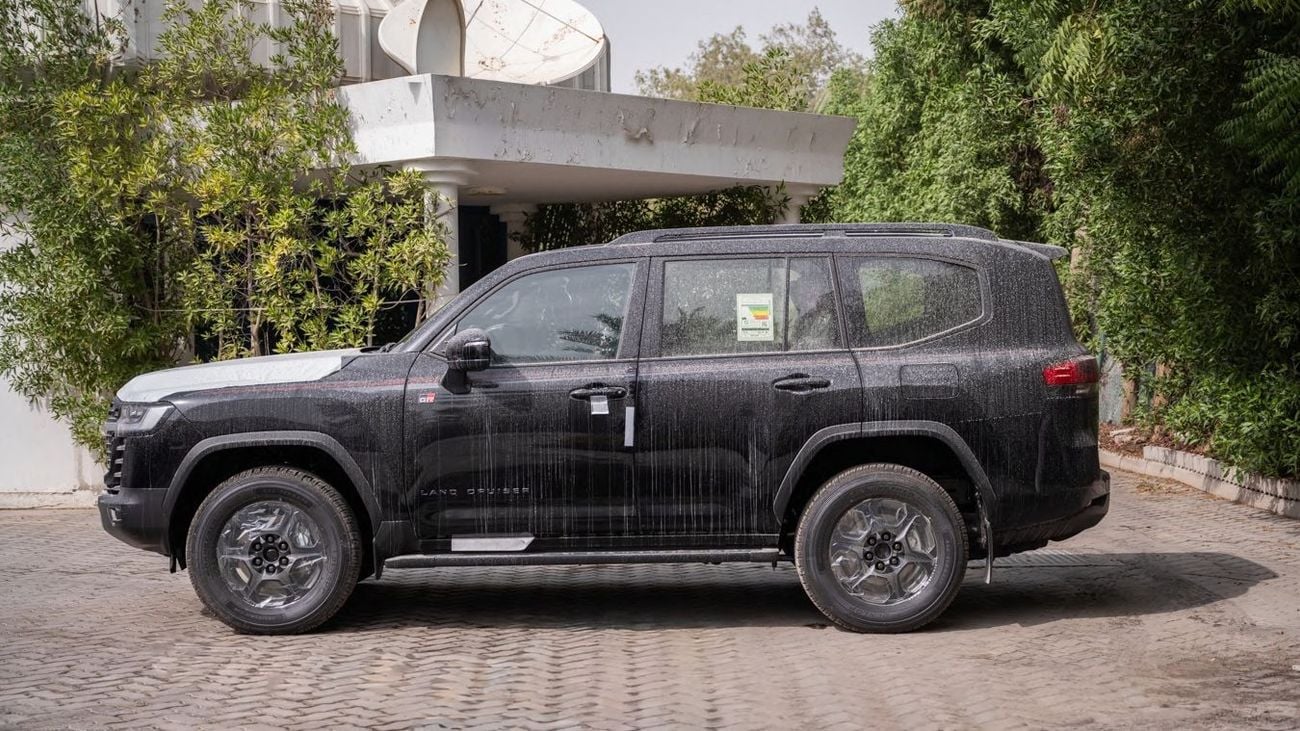 Toyota Land Cruiser LC 3.5 GRS(ATT BLACK INSIDE GRS BLACK& DK.RED)2026