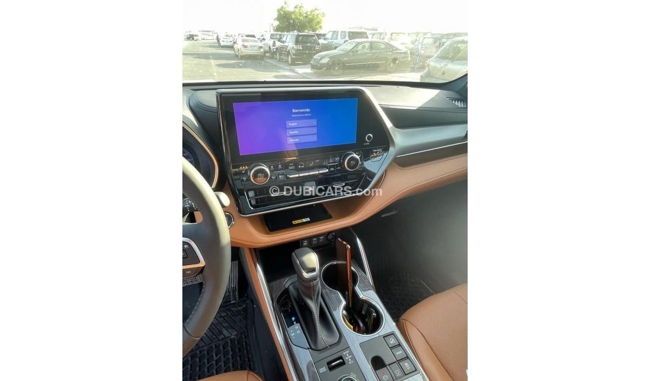 Toyota Highlander *Offer*2023 Toyota Highlander Platinum AWD 2.4 L V4 /