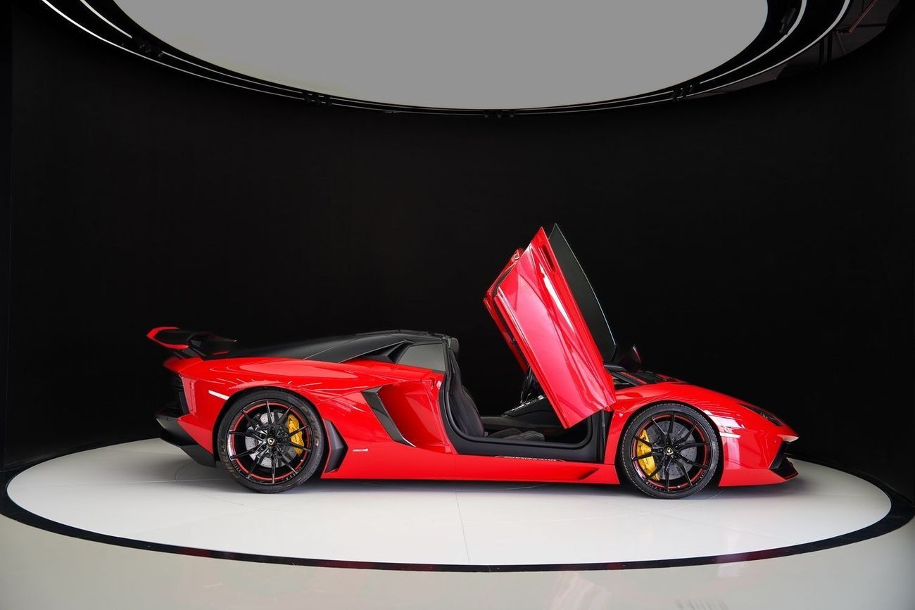 لامبورغيني أفينتادور 6.5L V12 Aventador Roadster Pirelli Edition