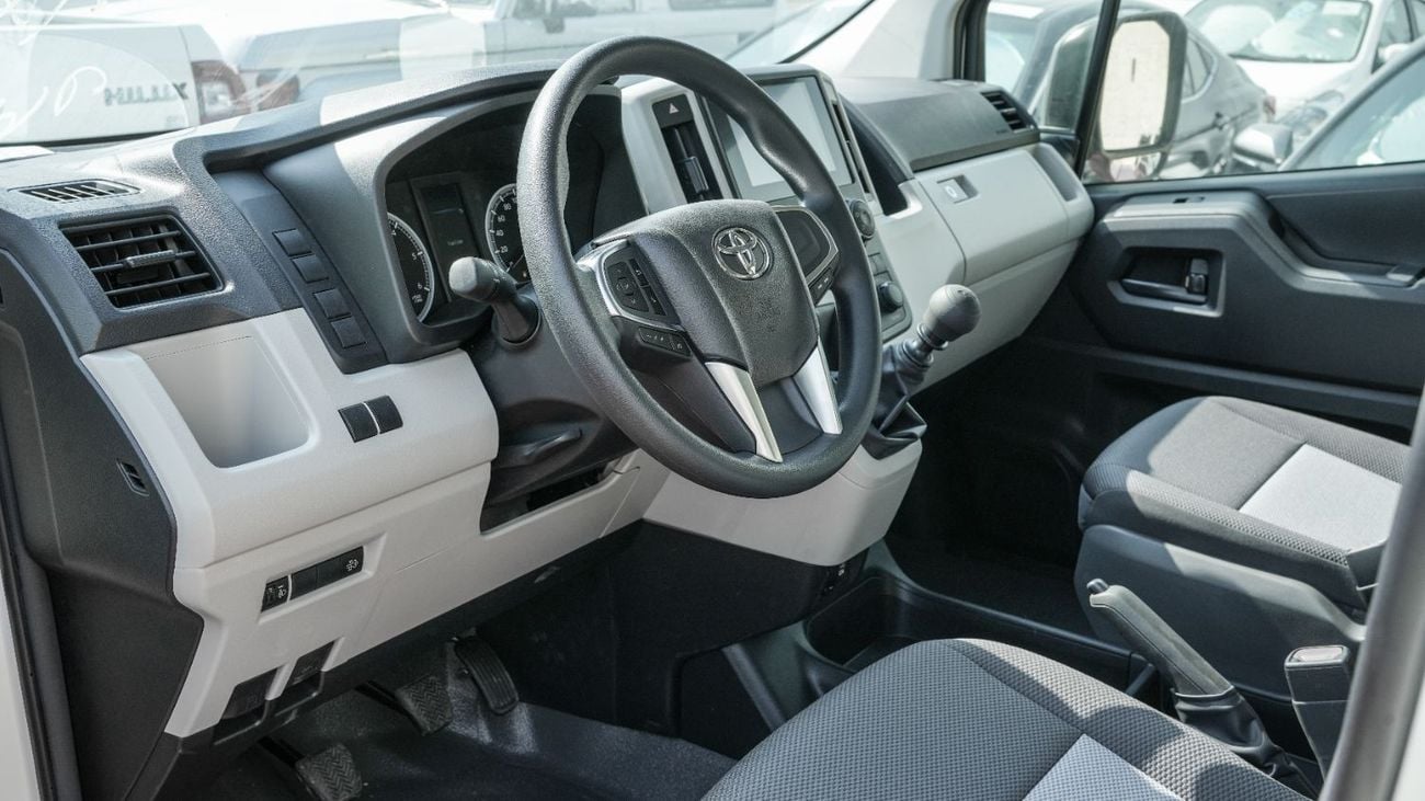 تويوتا هاياس 2026 Toyota Hiace High Roof 2.8L MT Diesel (13 Seat)
