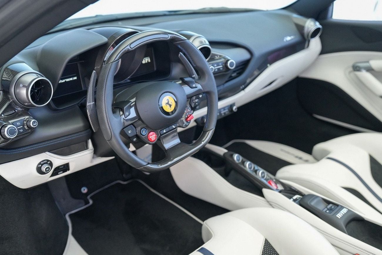 Ferrari F8 Spider STD