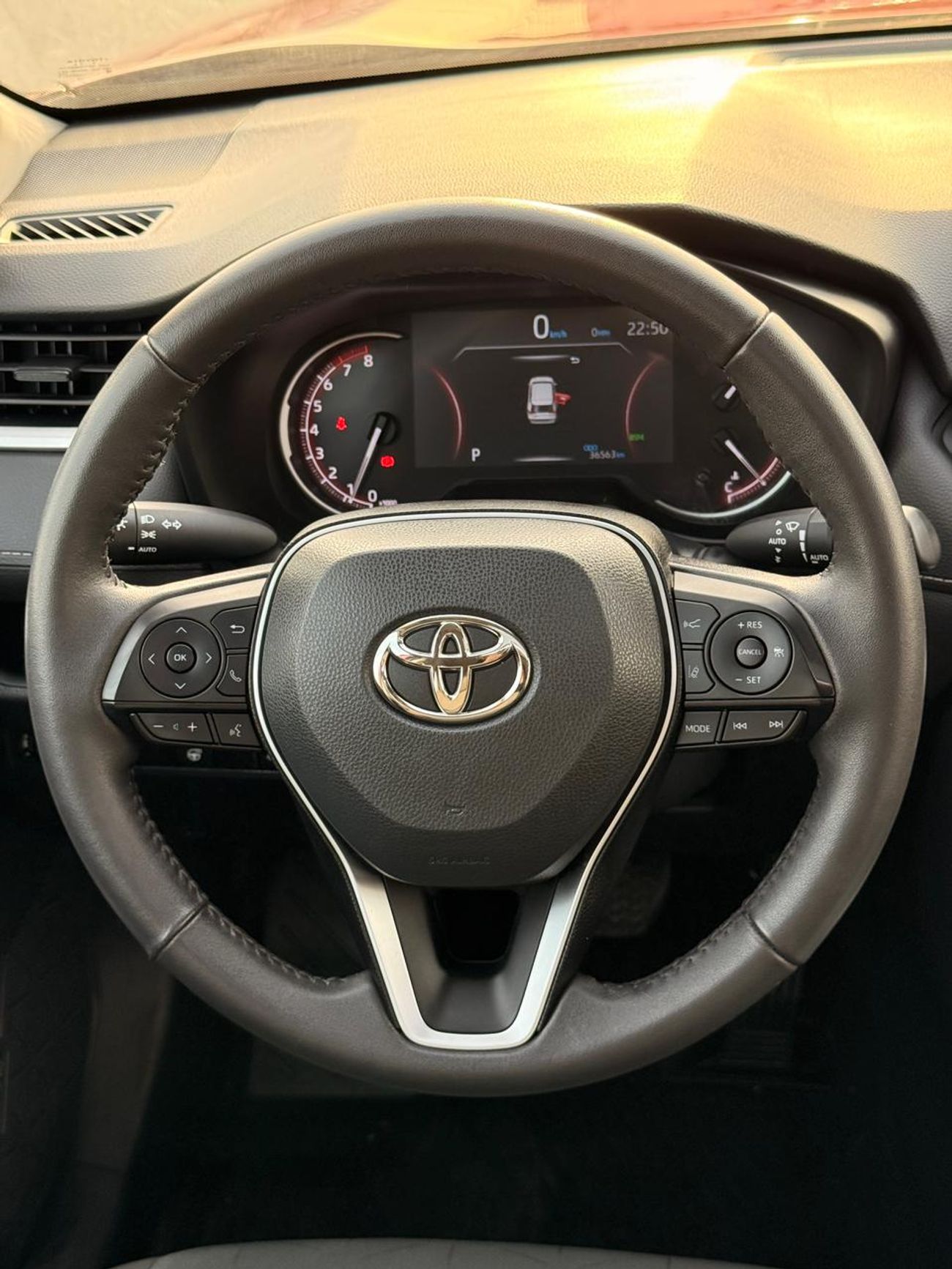 Toyota RAV4 XLE 2.5L AWD Full option 2023