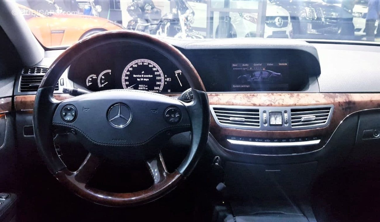 Mercedes-Benz S 550 MERCEDES-BENZ S 550 MODEL IN A PERFECT CONDITION VERY LOW MILAGE ONLY 85000KM