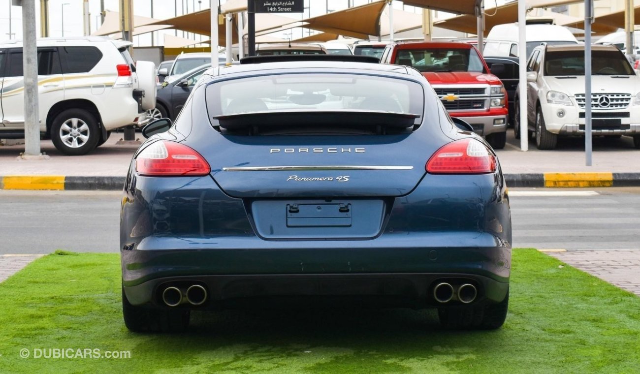 Porsche Panamera 4S