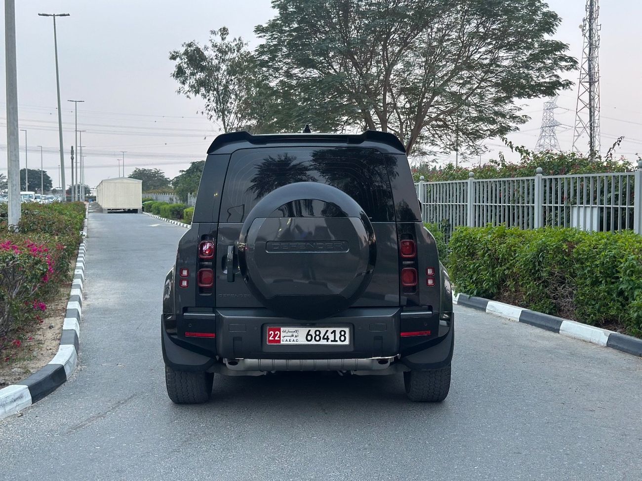 لاند روفر ديفندر P400 110 HSE 3.0L (5 Seater)