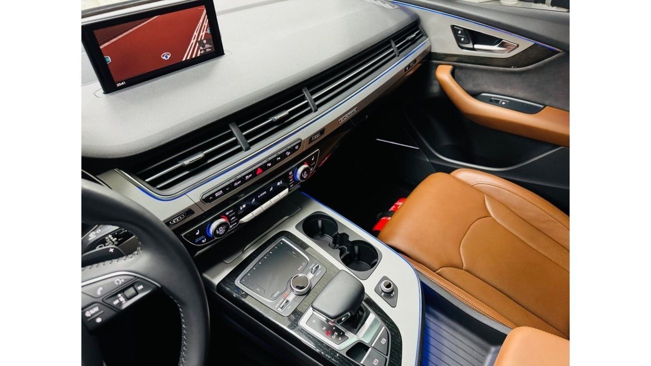 Audi Q7 45 TFSI quattro Luxury Plus GCC .. FSH .. Original Paint .. Perfect Condition .. Top Range .. Warran