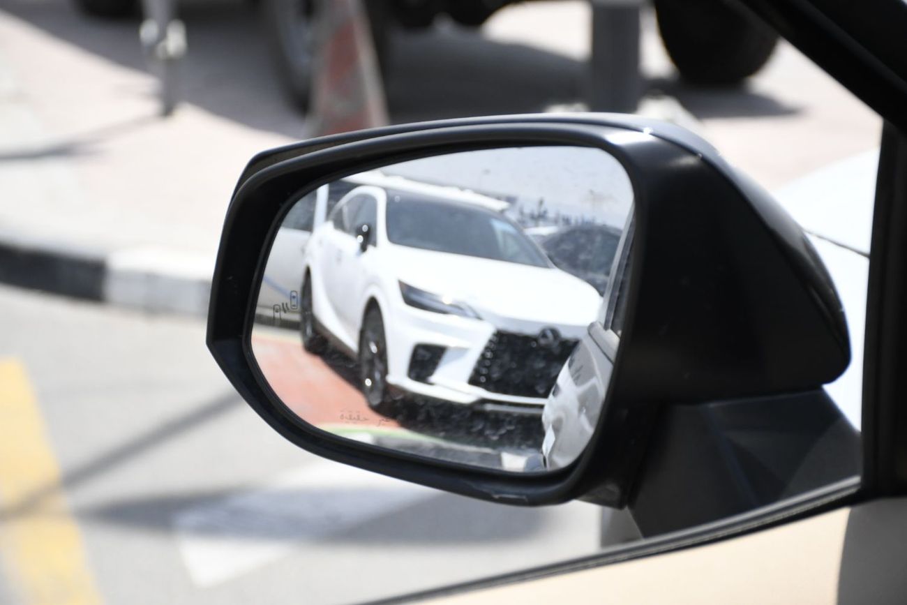 تويوتا راف ٤ Limited 2.5L HEV AWD With BSM Automatic (Ready Stock)