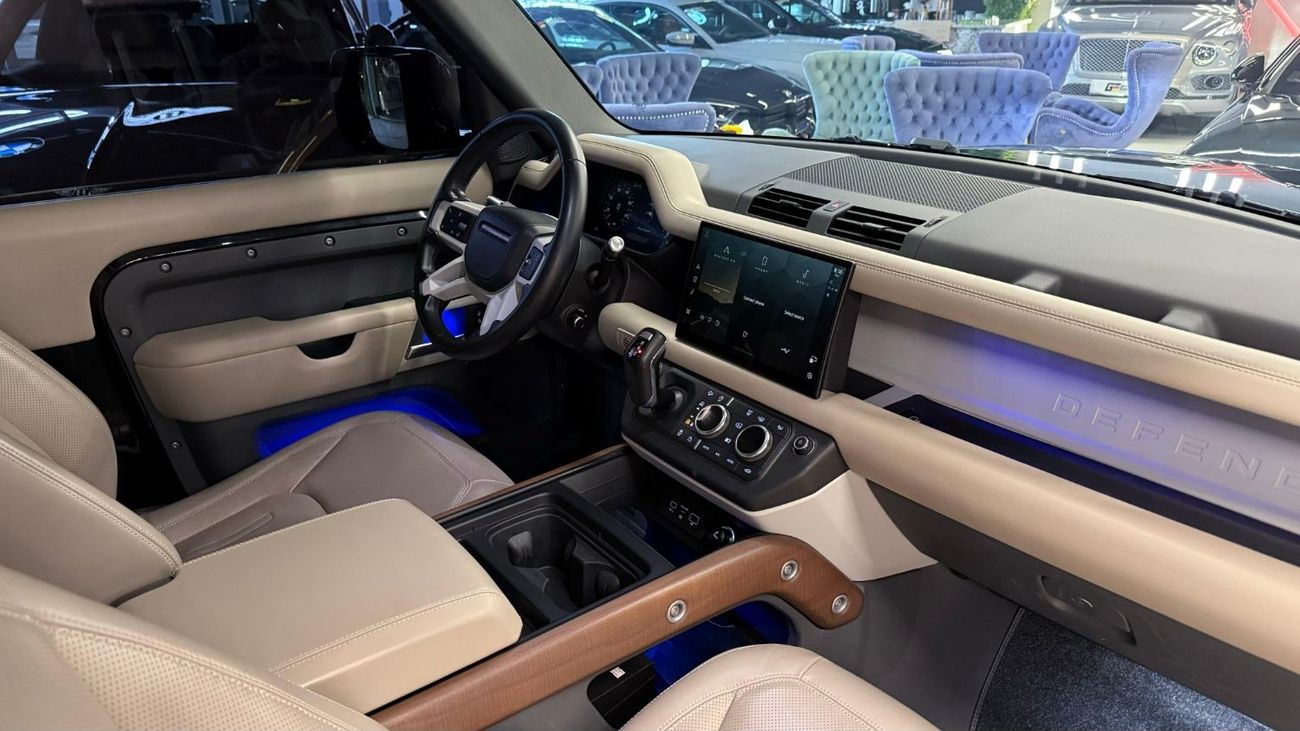 لاند روفر ديفندر P400 90 HSE 3.0L (5 Seater) 2022 Defender 90 V6 / GCC / ALTayyer Warranty