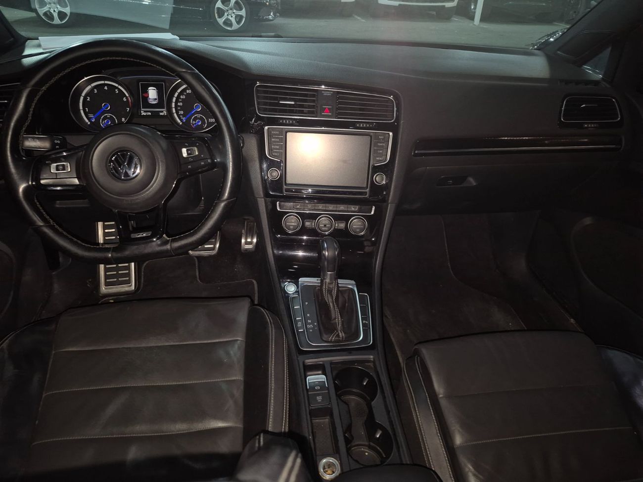 فولكس واجن جولف ار