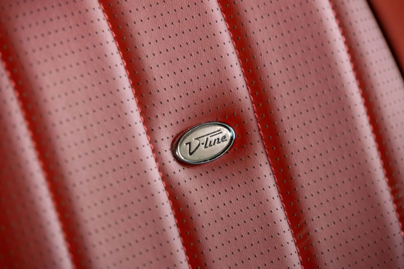 Mercedes-Benz V 250 Std 2.1L Falcon Edition-Star Light System-ONLY 21,000Km-19 Inch Rims-Entertainment Screen