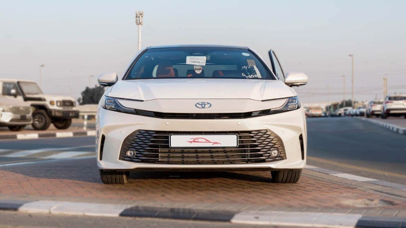 Toyota Camry 2025 Toyota Camry Lumiere 2.5L HEV Full option (White)