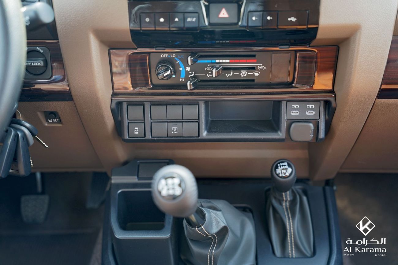 تويوتا لاند كروزر 70 ٢٫٨ لتر | دفع رباعي يدوي | إصدار الذكرى الأربعين | خليجي | كاميرا خلفية | مقاعد جلدية | LC76