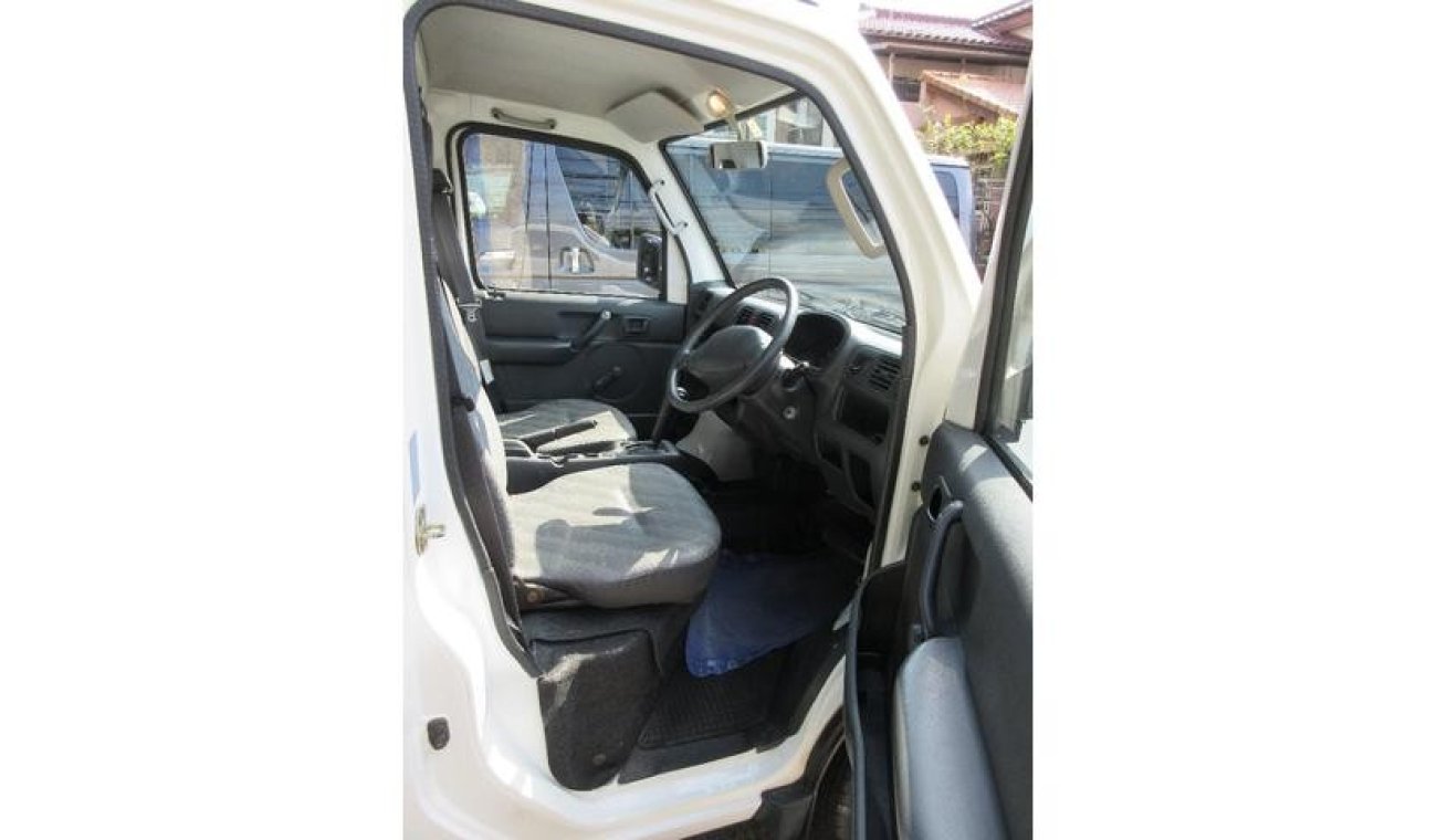 Suzuki Carry DA63T