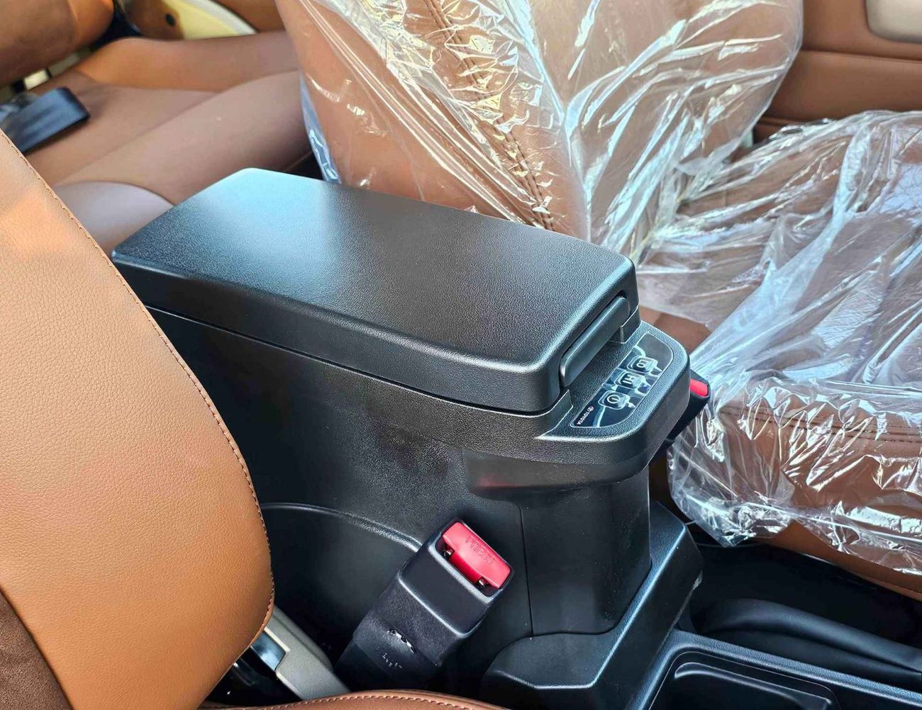 تويوتا لاند كروزر بيك آب LC79 LX-Z1 / DOUBLE CABIN / 2.8L V4 DIESEL A/T / DVD CAMERA / WINCH , SNORKEL / DIFF LOCK (CODE # LC