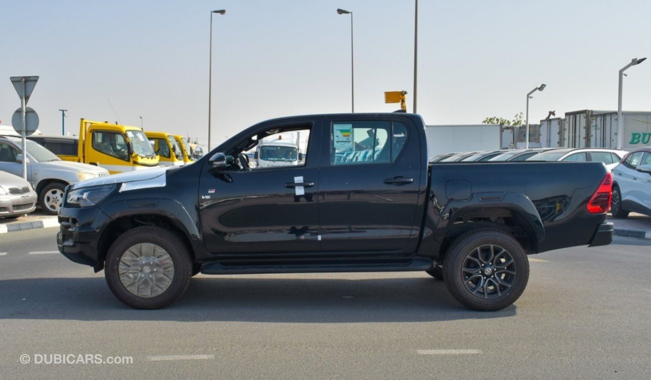 تويوتا هيلوكس GR Sport 4.0L Petrol