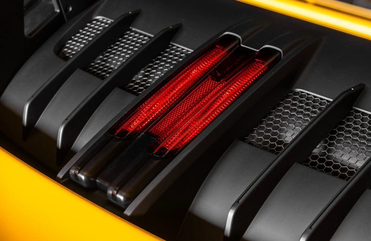 بورش 911 4.0L F-6 Naturally Aspirated Engine