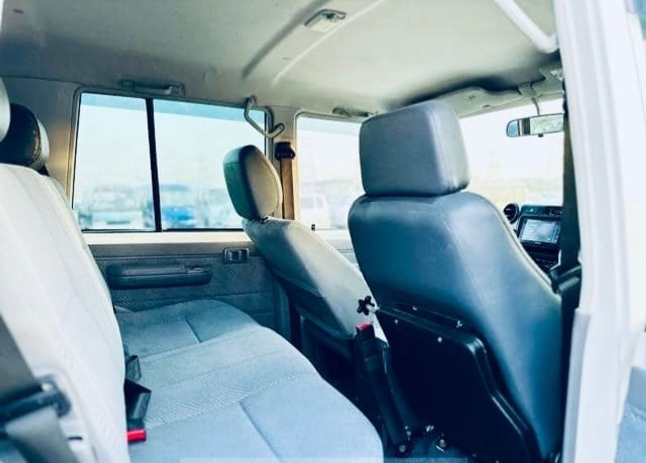 تويوتا لاند كروزر بيك آب 2013 RHD Diesel Full Option Top of the range Very clean and perfect condition