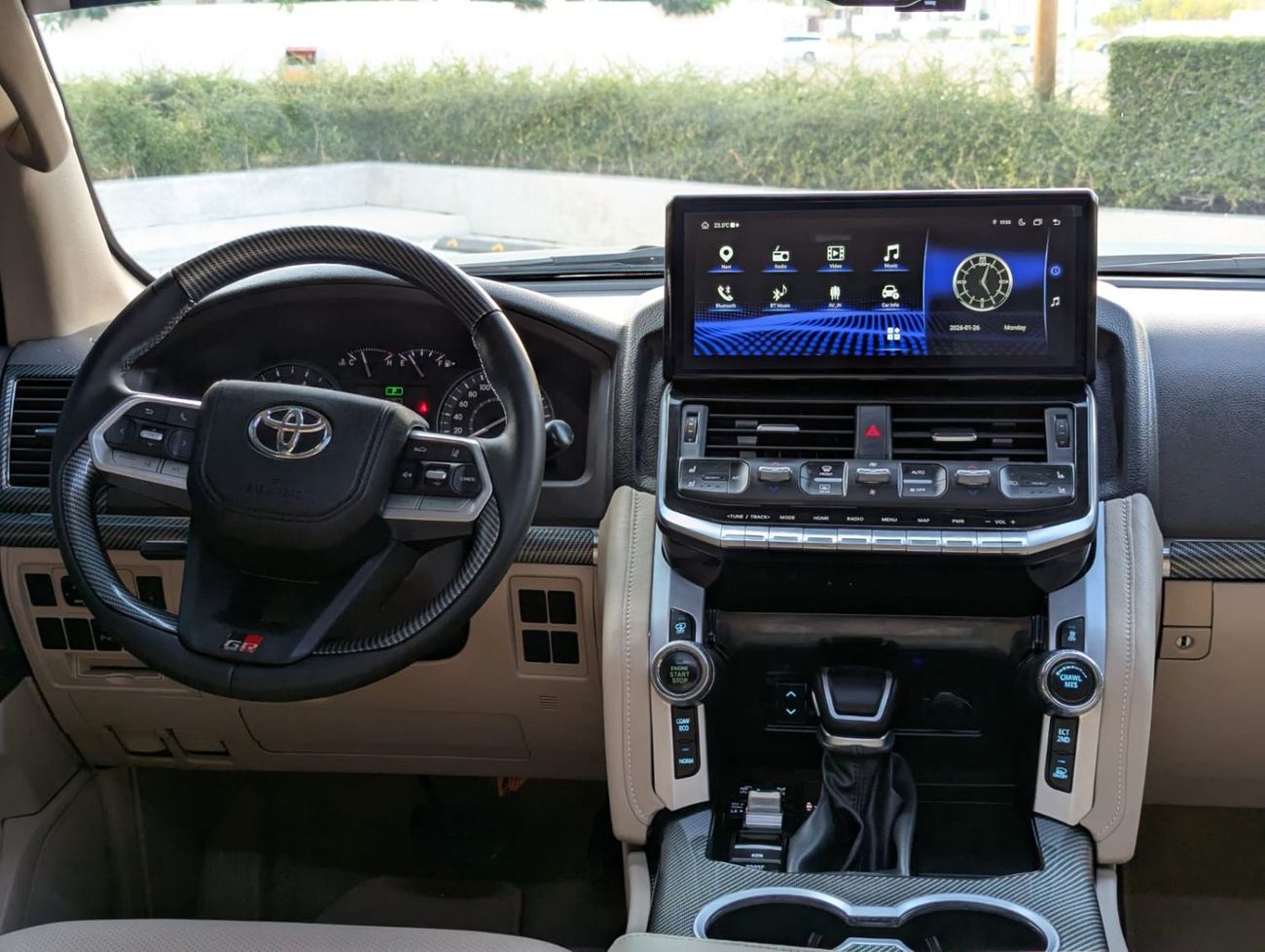 Toyota Land Cruiser Toyota LC200 white LHD