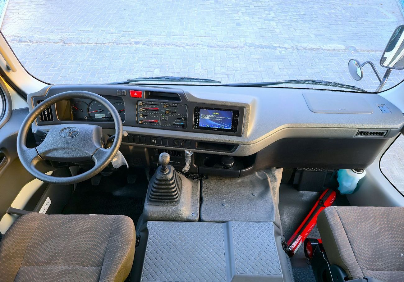 Toyota Coaster AL FUTAIM - TOYOTA COASTER PETROL 2.7 MT - AUTO DOOR - 23 SEATER  - 2025 MODEL - WHITE 